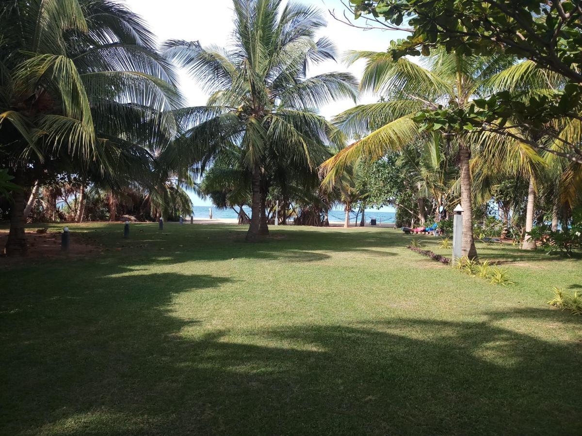 Villa Nilaveli Cabana Exterior photo